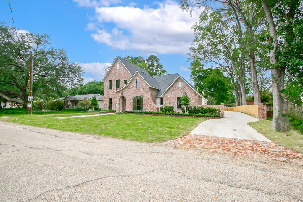 Brick custom home built by Nelson Custom Builders in Baton Rouge, Louisiana